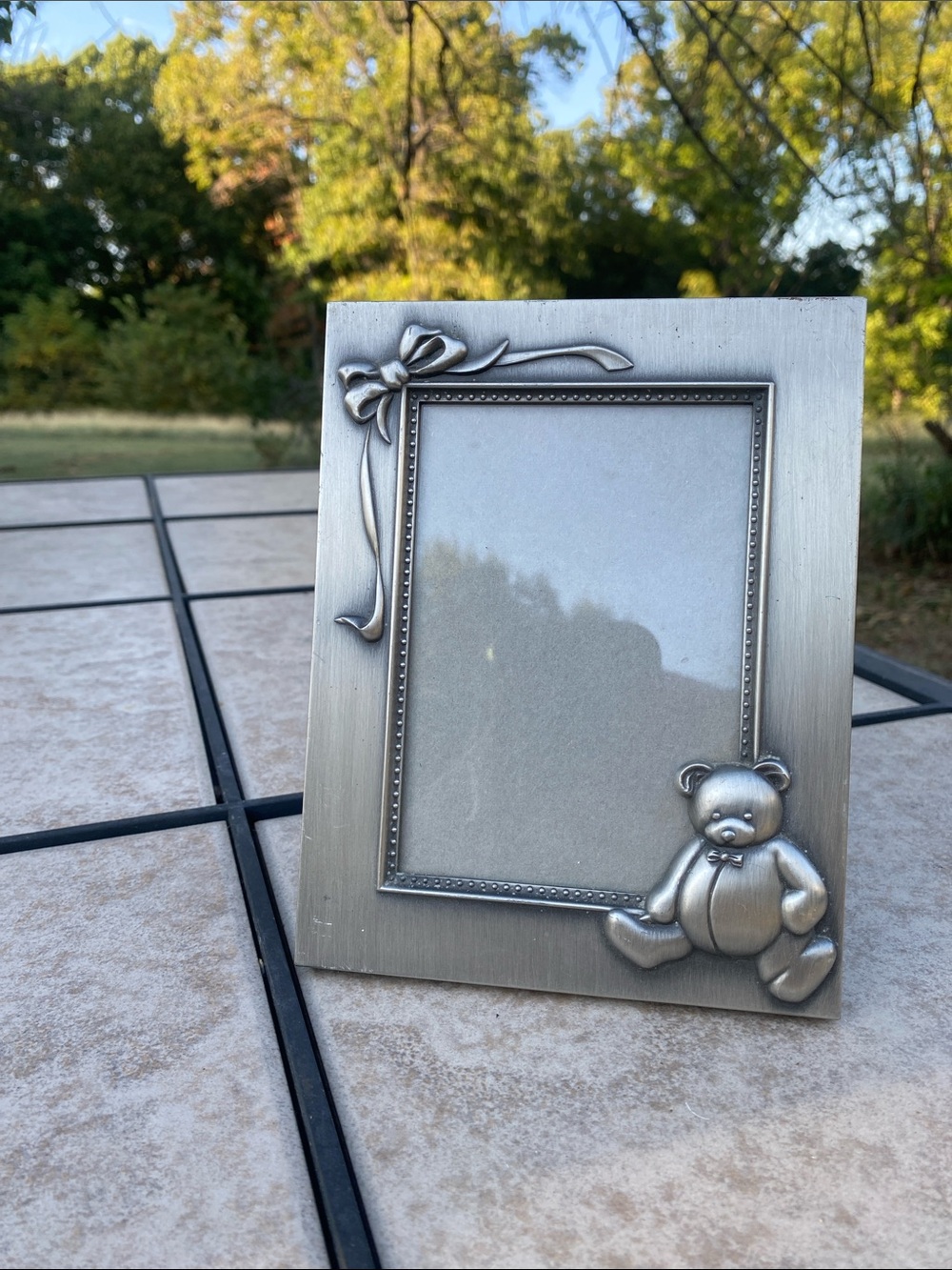 1997 HB Group Metallic Teddy Bear Motif Photo Frame Outside 5.25" X 6.75" In 3x5